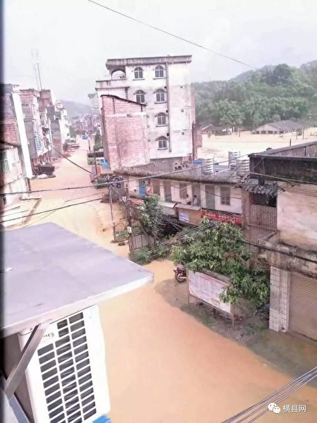 暴雨