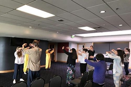 新西兰法轮功学员参加基督城身心健康节