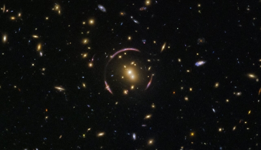 哈勃空间望远镜：爱因斯坦环与引力透镜