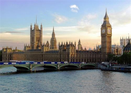 英国议会大厦内再揭中共活摘器官罪行